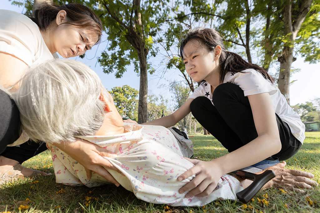Sick asian senior woman fainting,syncope,chronic dizziness,uncon Sick asian senior woman fainting