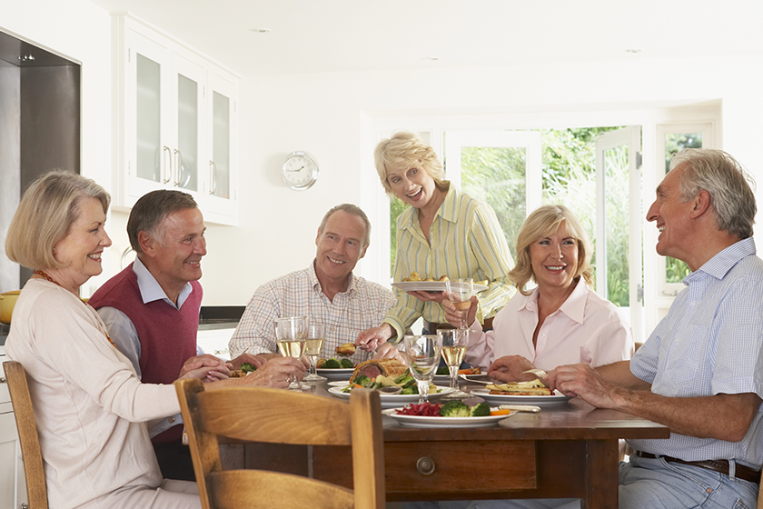 friends-enjoying-lunch