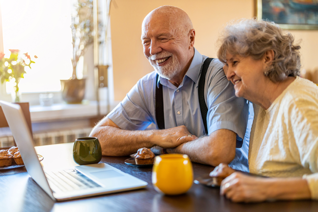 senior-couple-using-laptop senior-couple-using-laptop